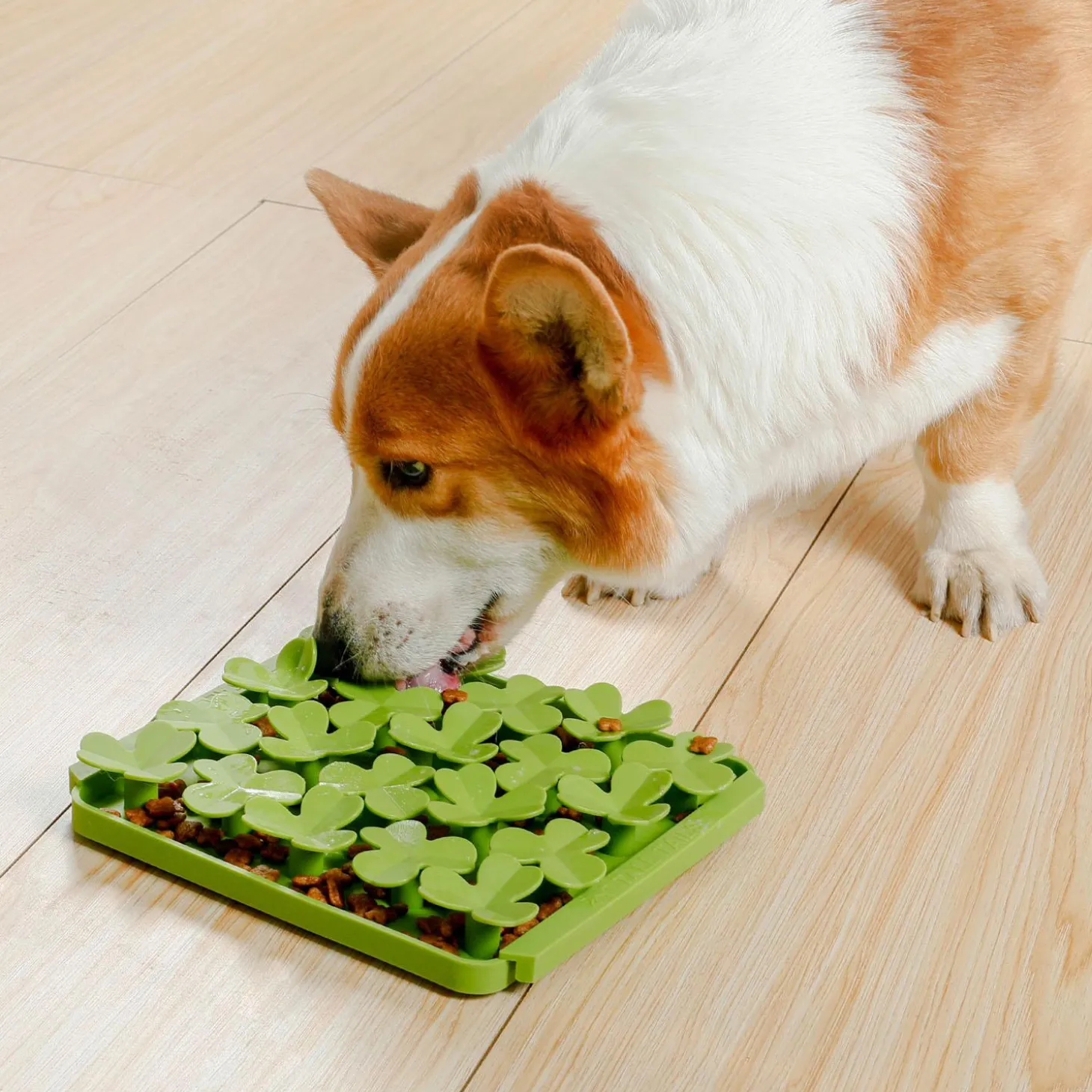 Spring Clover Green Foraging Mat